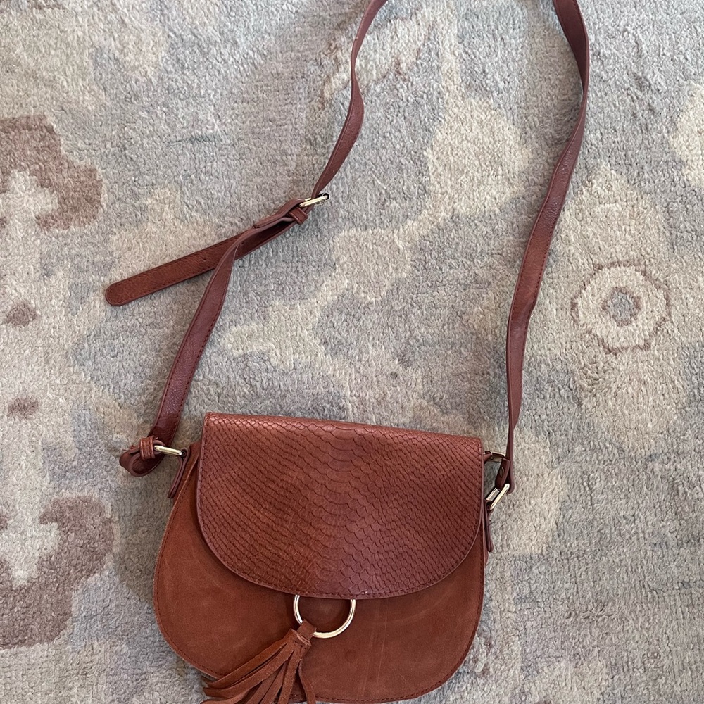 Crossbody never used !!!